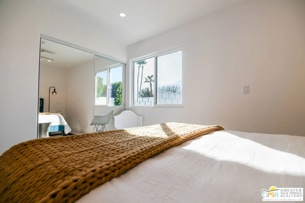 2080 N San Gorgonio Road, Palm Springs, California 92262 home-pic-18